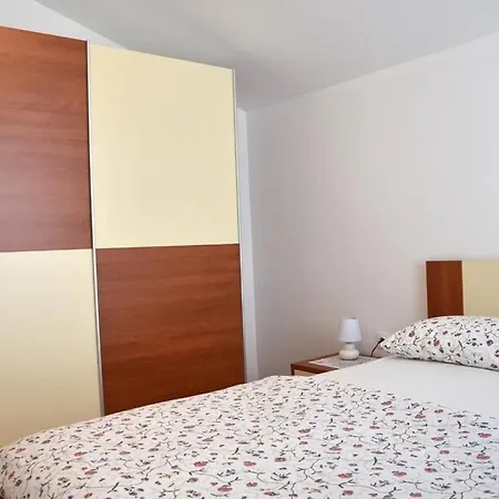Apartament Lajter *
